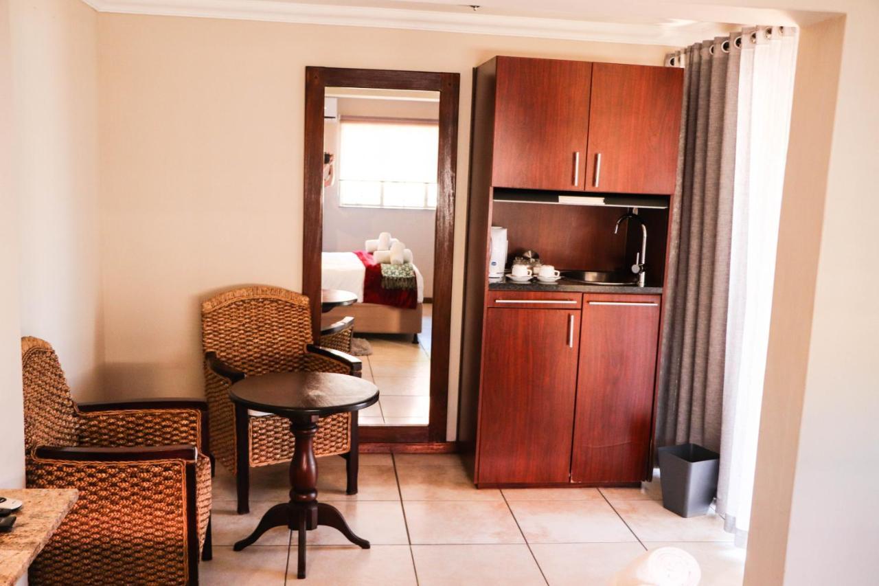 Aps Guesthouse Windhoek Eksteriør billede