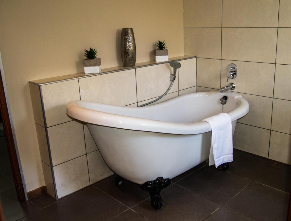 Aps Guesthouse Windhoek Eksteriør billede